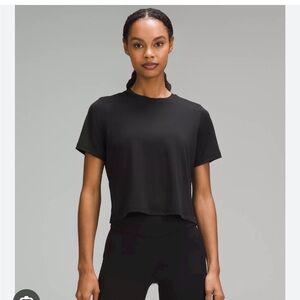 Lululemon | Ultralight Waist Length T-shirt Size 4